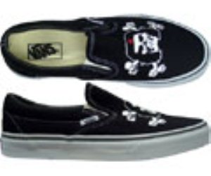 Classic Slip On (Skull Star) Black/White/Red Shoe